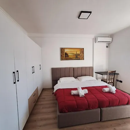 Deluxe Near Center Double Or Twin Bed Tirana