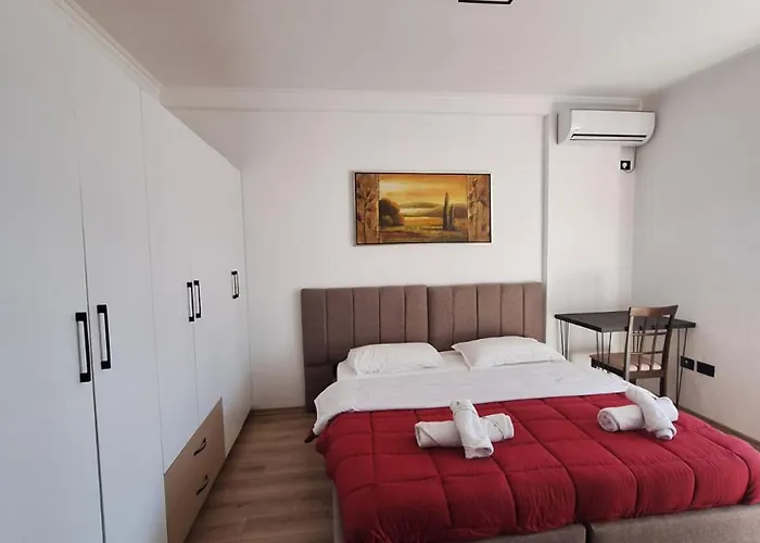 Deluxe Near Center Double Or Twin Bed Tirana